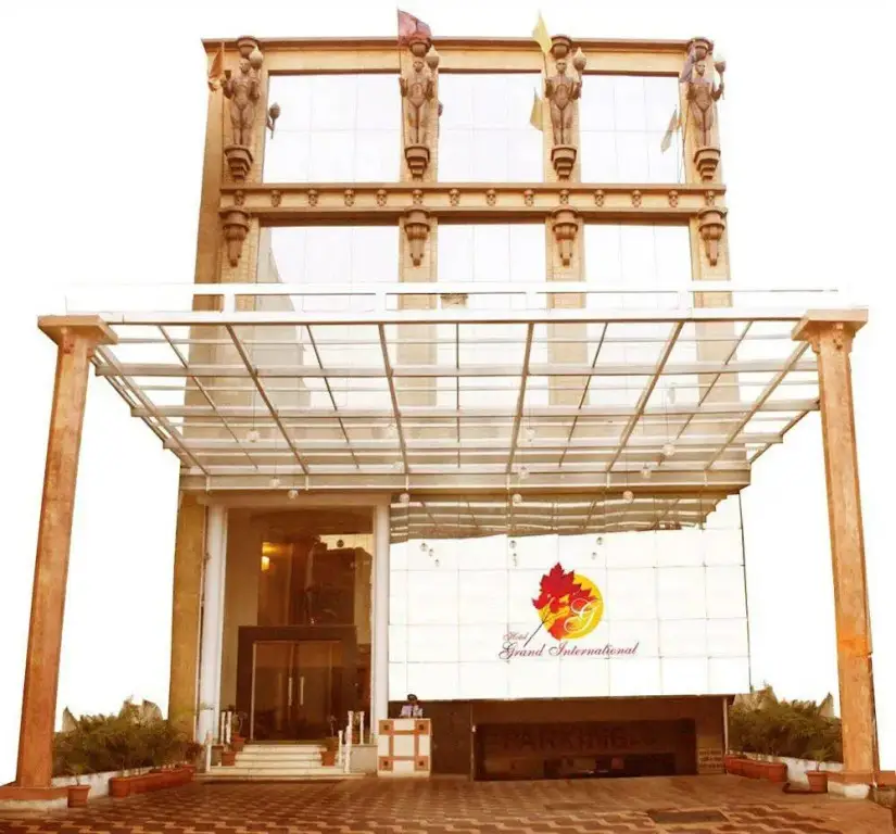 Райпур: Hotel Grand International