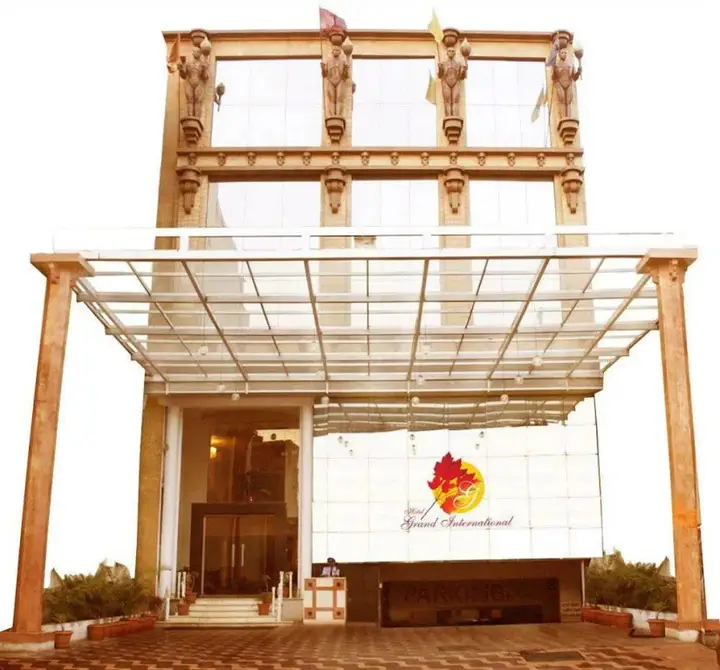 Райпур: Hotel Grand International