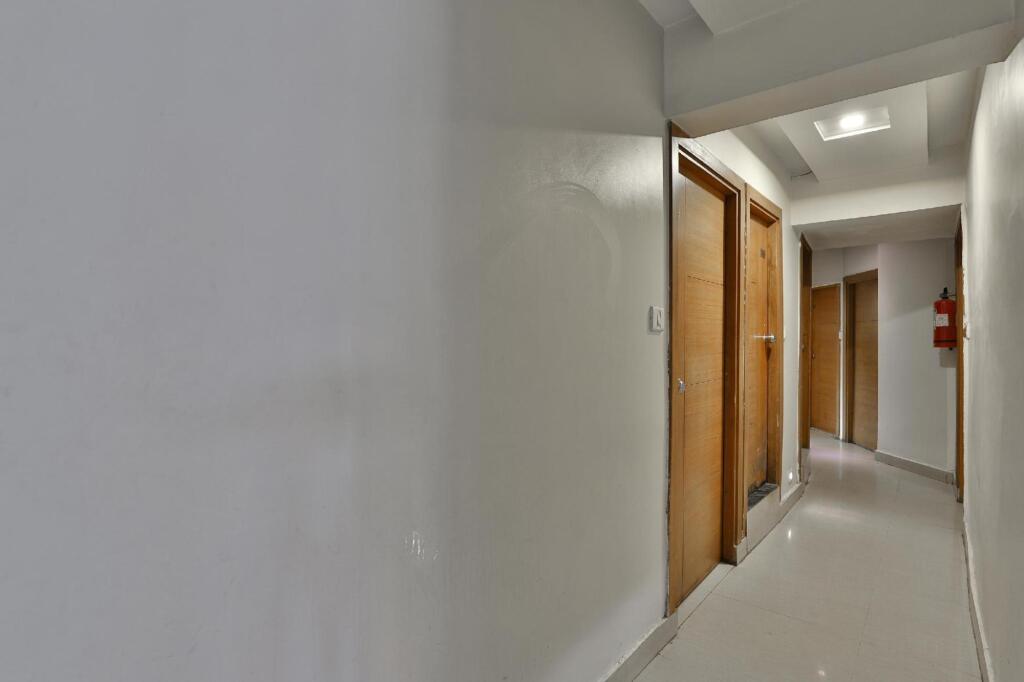 Ахмедабад: Hotel Campus