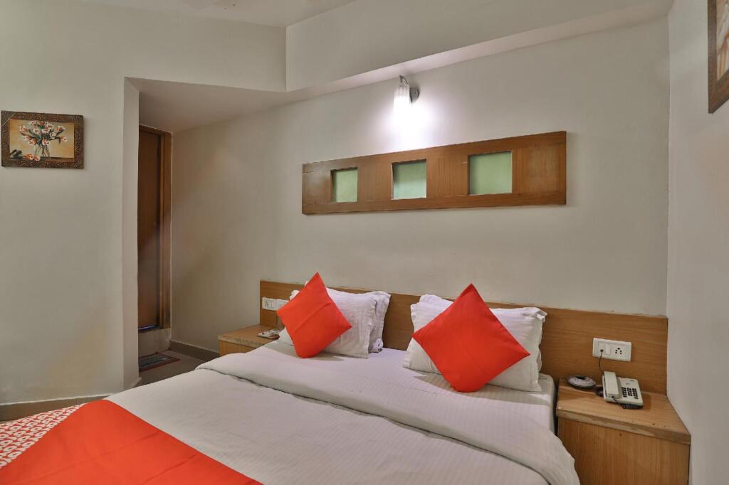 Ахмедабад: Hotel Campus