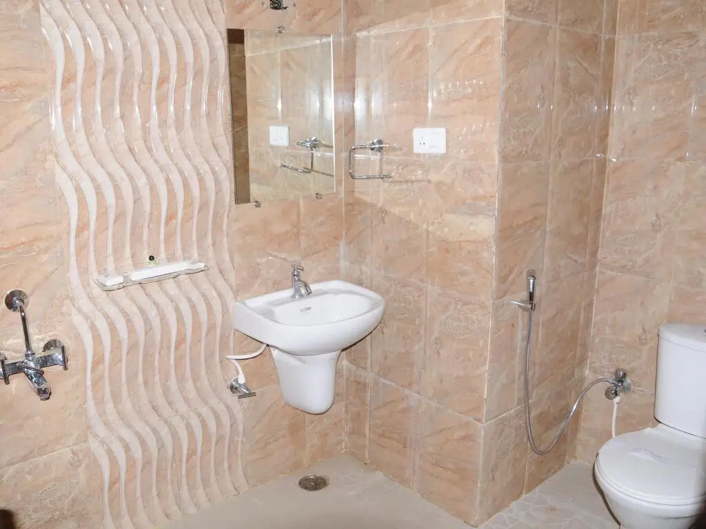 Алюр: Hotel Mayura International
