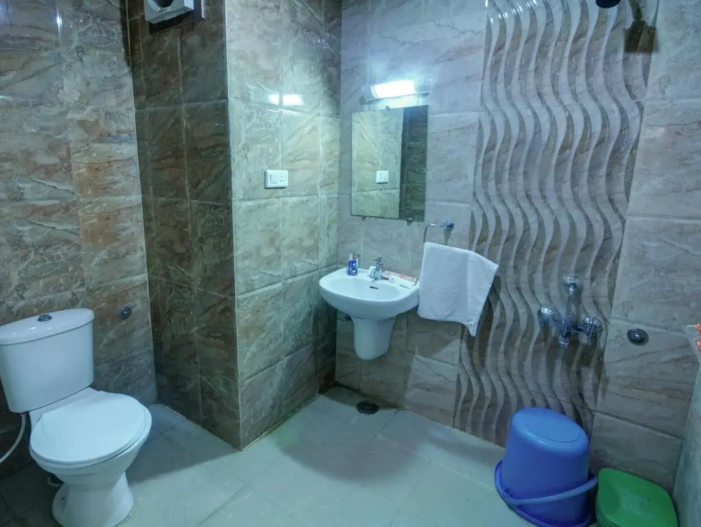 Алюр: Hotel Mayura International
