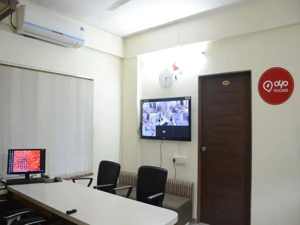 Пуна: CozyNest Service Apartments - Baner Pune