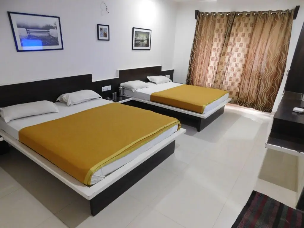 Ширди: Hotel Sai Bansi