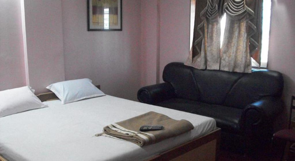Пимпри-Чинчвад: Hotel Rajlakshmi
