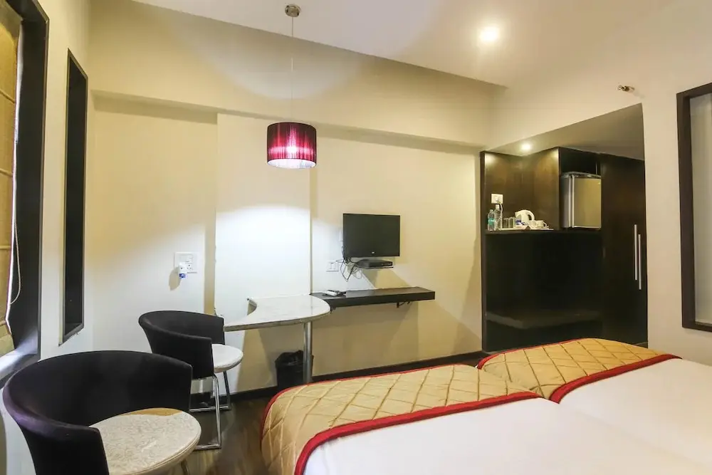 Хинджевади: Hotel Lxia