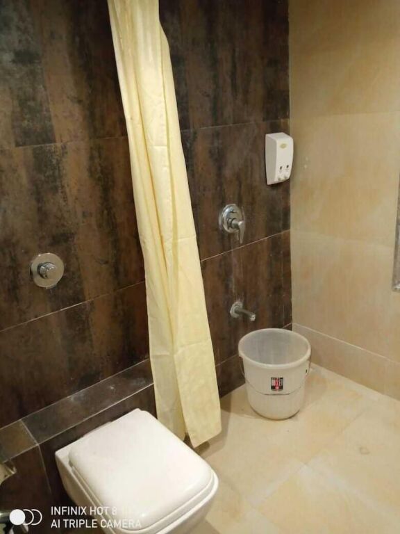 Хинджевади: Hotel Lxia