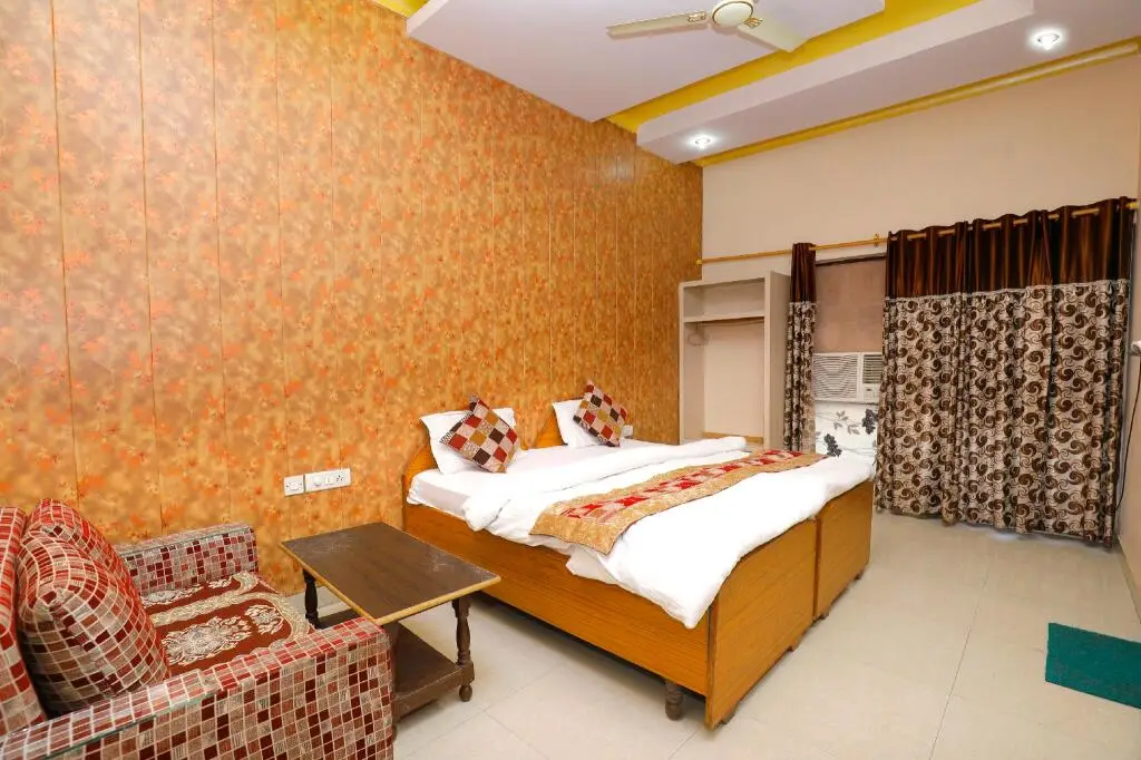 Hotel New Bakshi House — фото 1
