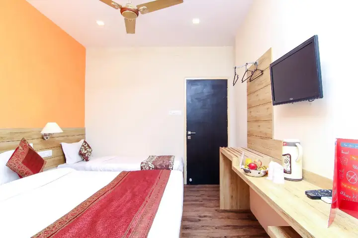 Варанаси: Hotel R B International