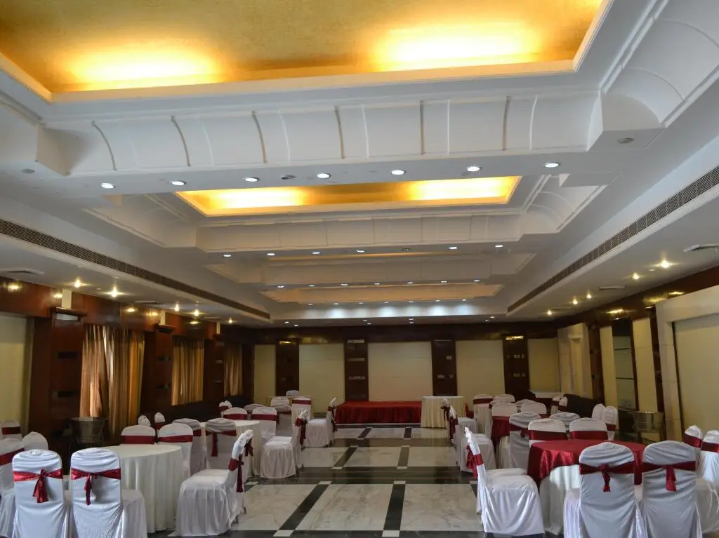 Пантнагар: Sobti Continental