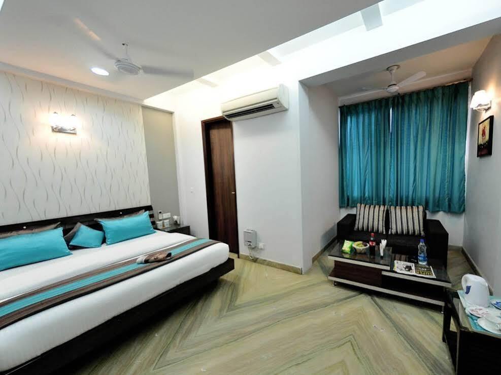 Гуруграм: The Executive Suites