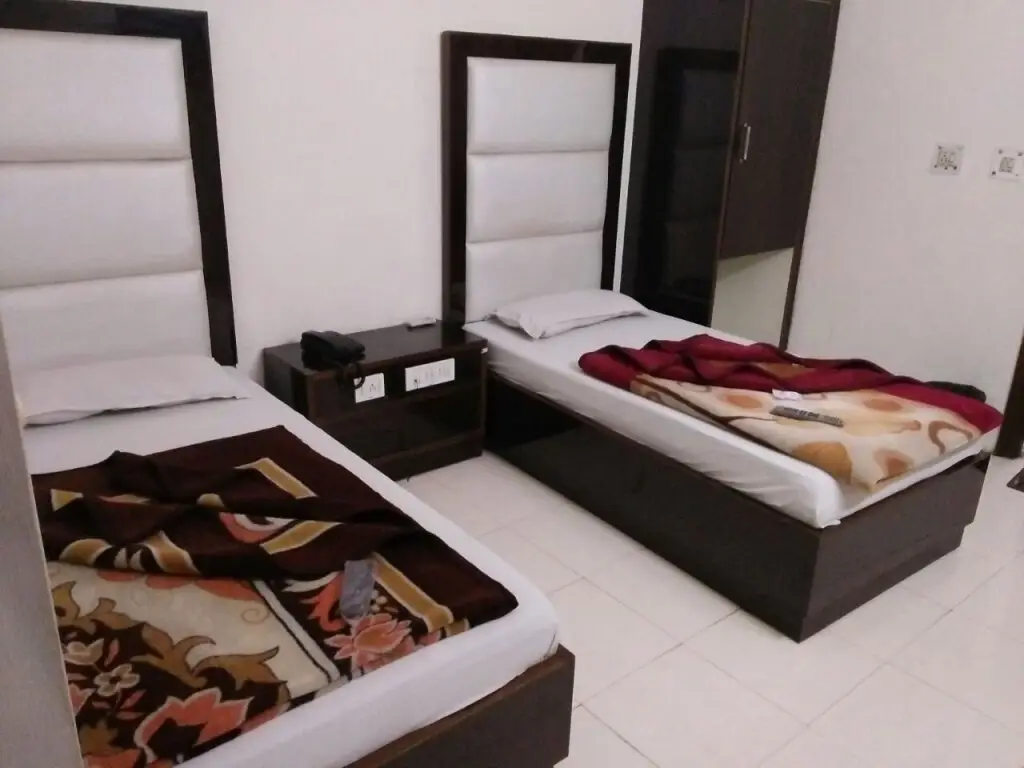 Hotel Crystal Deluxe at New Delhi Railway Station — фото 1