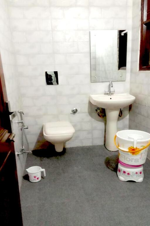 Нью-Дели: Hotel Crystal Deluxe at New Delhi Railway Station