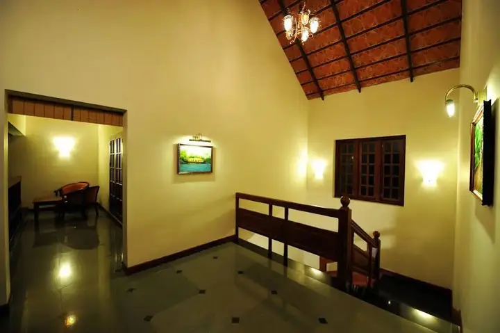 Ангамали: The Villa Romantica