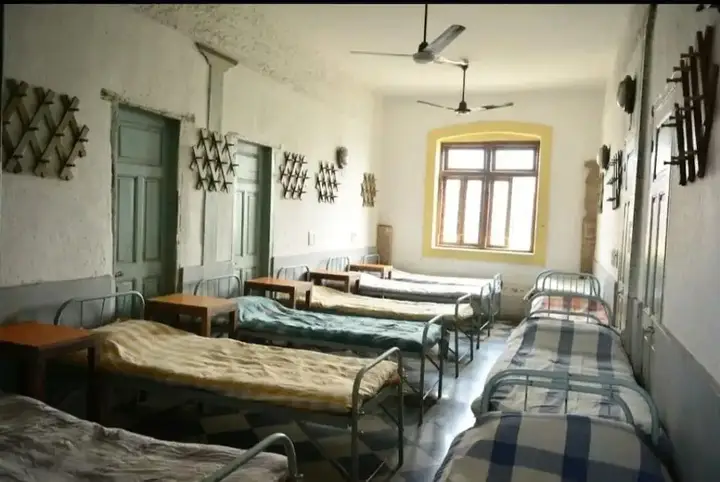 Мумбаи: New Vasantashram