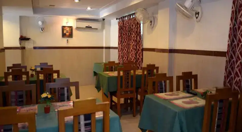Колката: FabExpress Harry inn