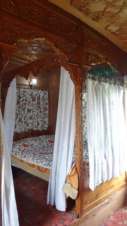 Шринагар: Shalimar Group of Houseboats