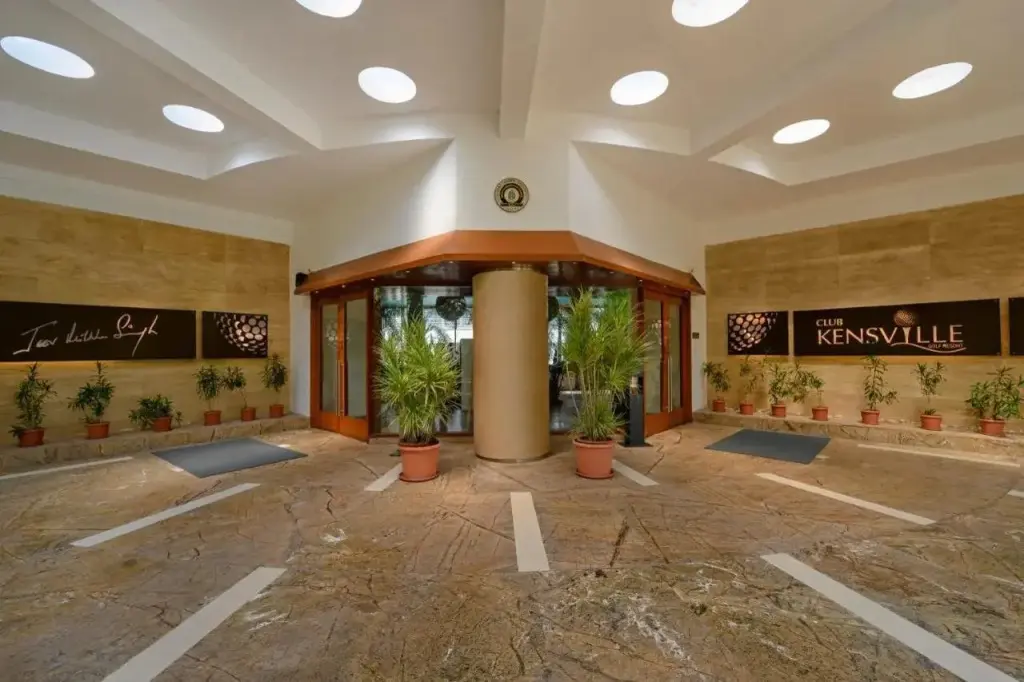 Бавла: Kensville Golf and Country Club