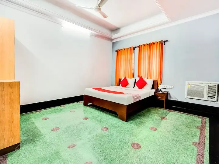 Колката: Blue Moon Guest House & Banquet