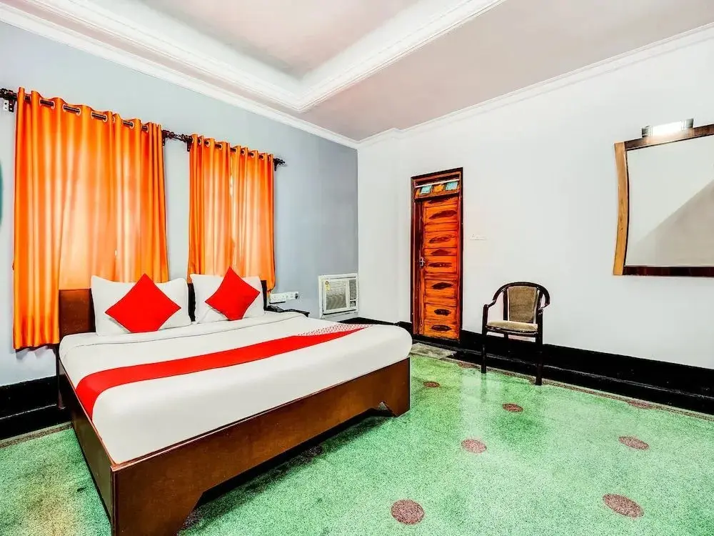 Колката: Blue Moon Guest House & Banquet