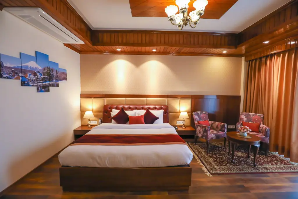 Куфри: The Retreat Mashobra