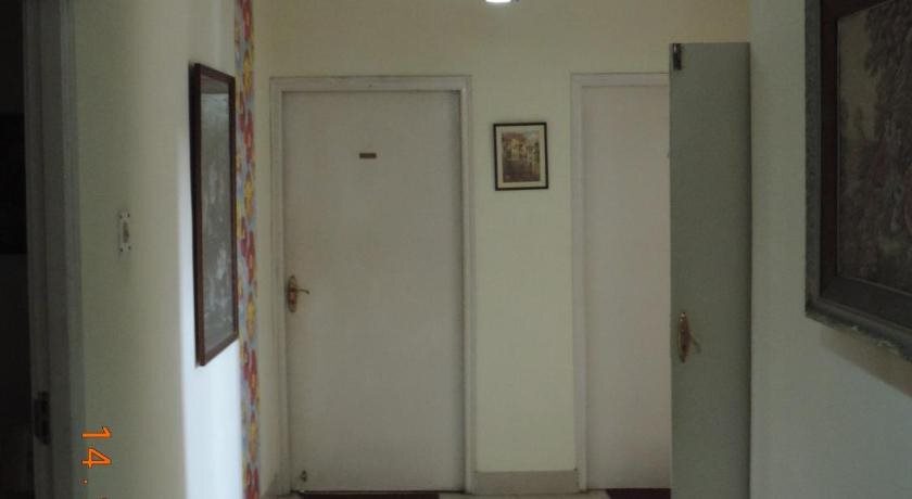 Колката: Emerald Residency