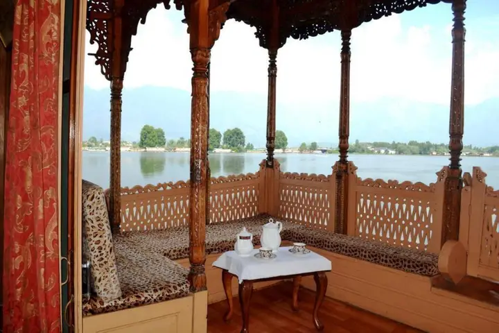 Шринагар: Canada Houseboats