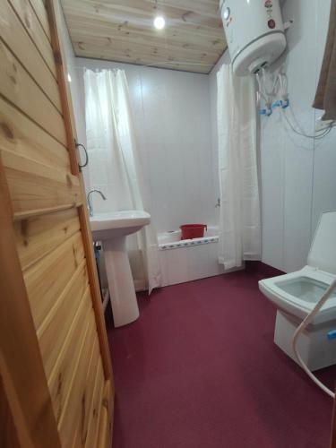 Шринагар: Humayun Palace Houseboat