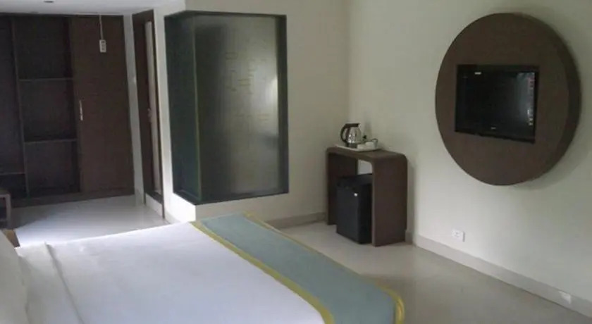 Summit Airport Hotel & Spa — фото 1