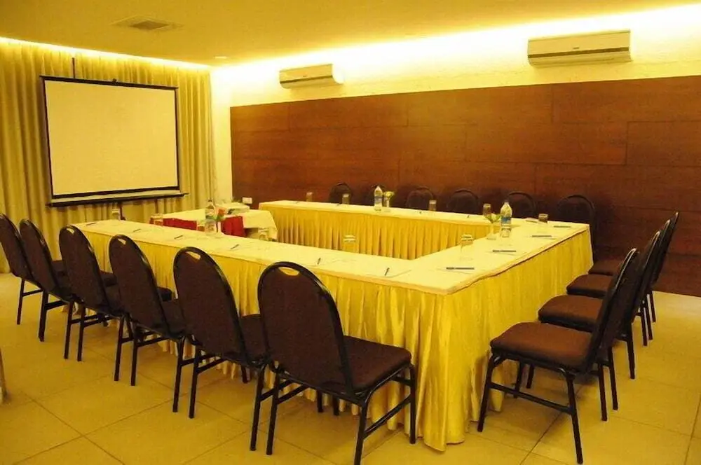 Бангалор: Sovereign Hotel