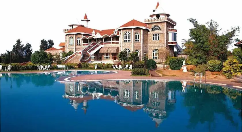 Celebrity Club & Resort — фото 1