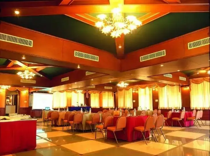 Шамирпет: Celebrity Club & Resort