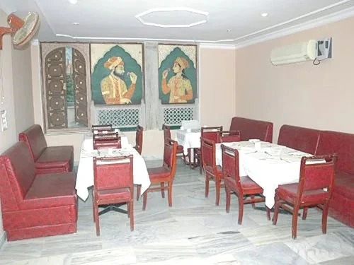 Агра: Hotel Satya Inn