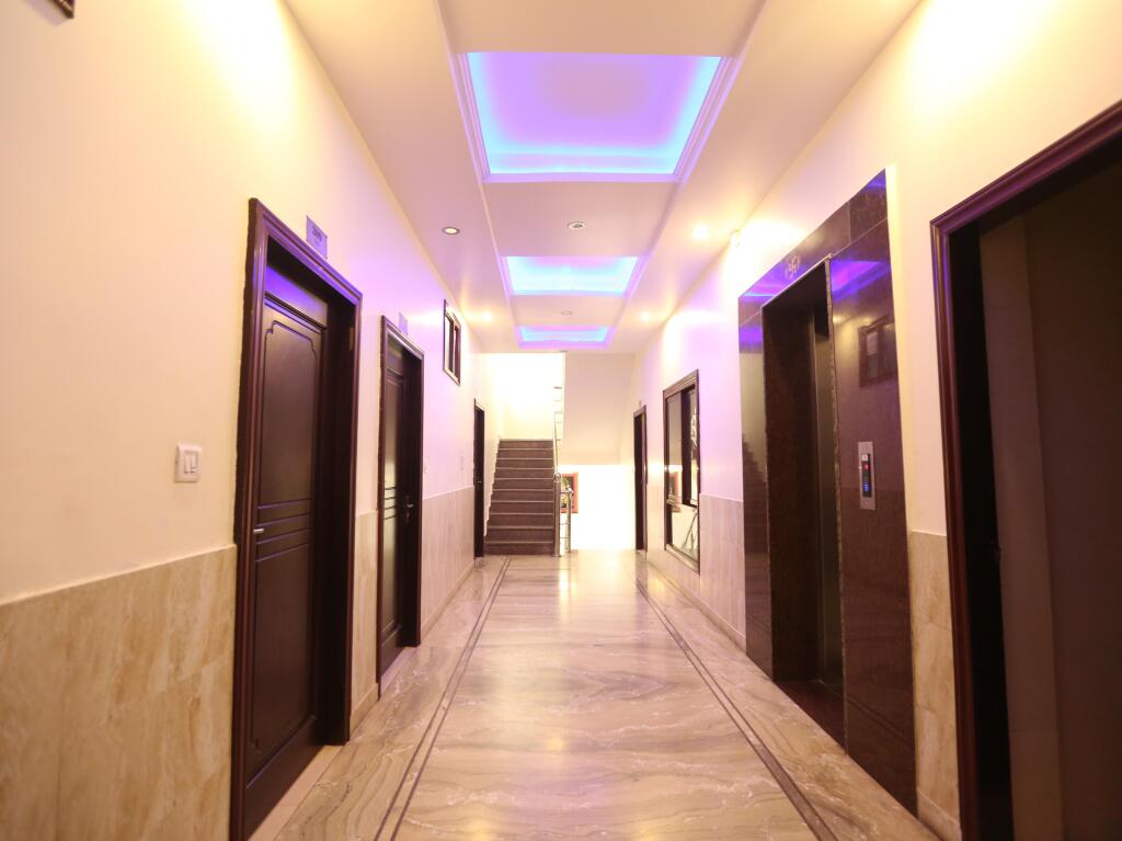 Hotel Nirvana Palace — фото 1