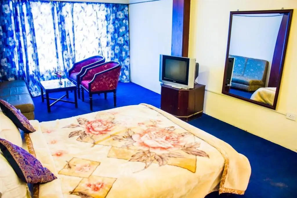 Ути: Sapphire Grand