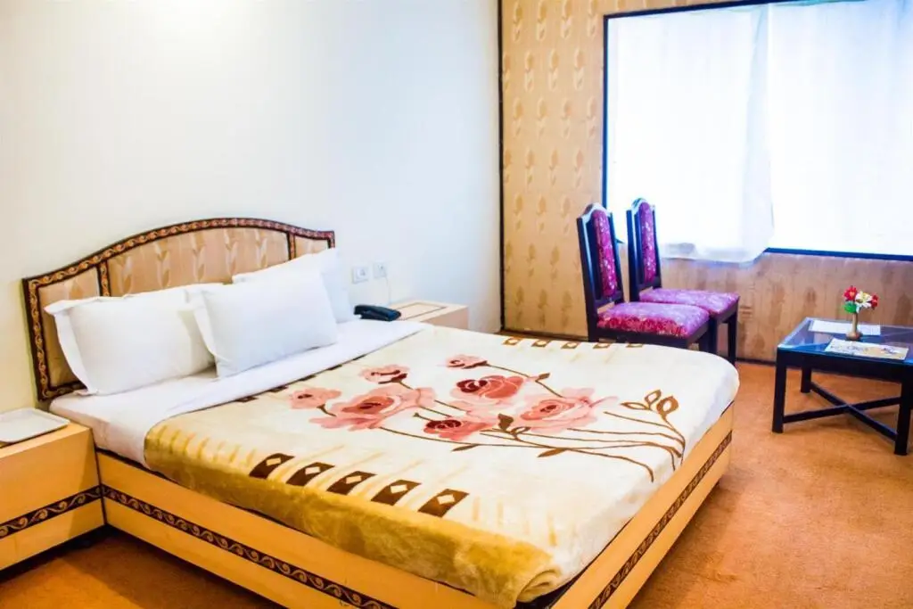Ути: Sapphire Grand