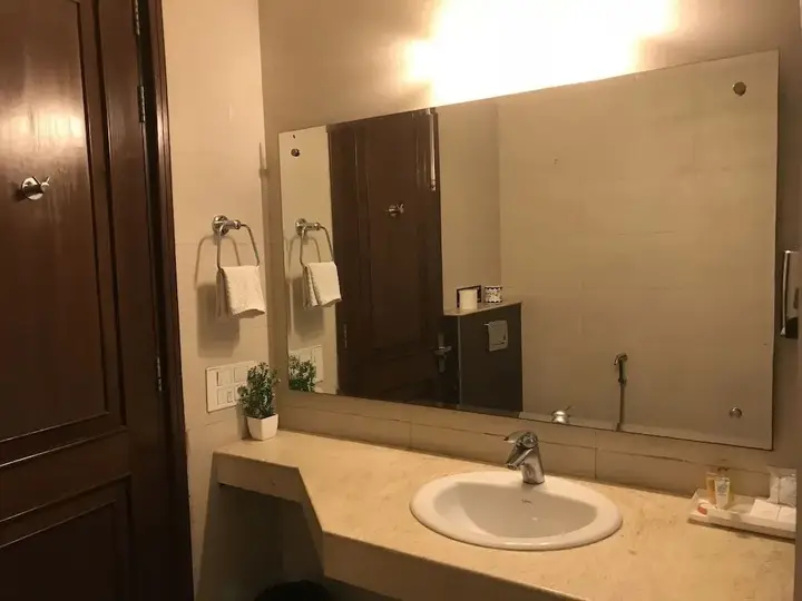Гуруграм: The Essence Suite