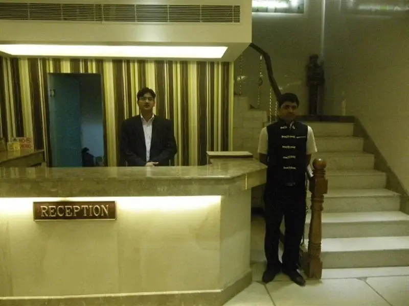 Нью-Дели: Hotel Metro Continental