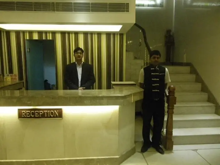 Нью-Дели: Hotel Metro Continental