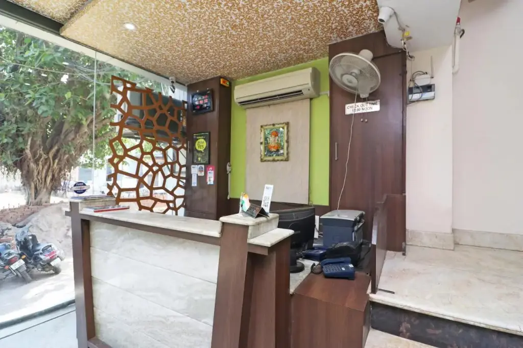 Праяградж: Hotel Mandiram