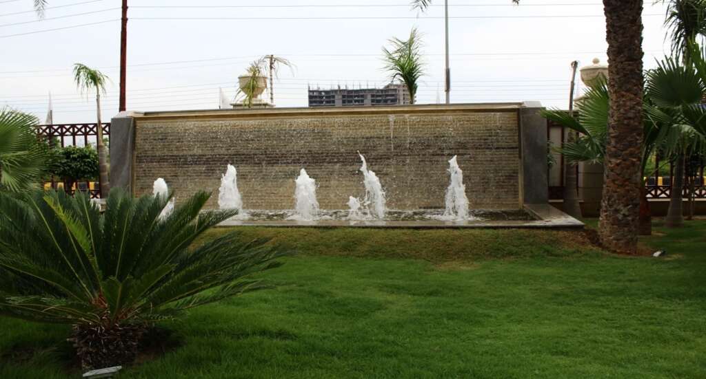 Вриндаван: Nidhivan Sarovar Portico Vrindavan