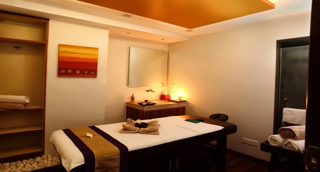 Вриндаван: Nidhivan Sarovar Portico Vrindavan