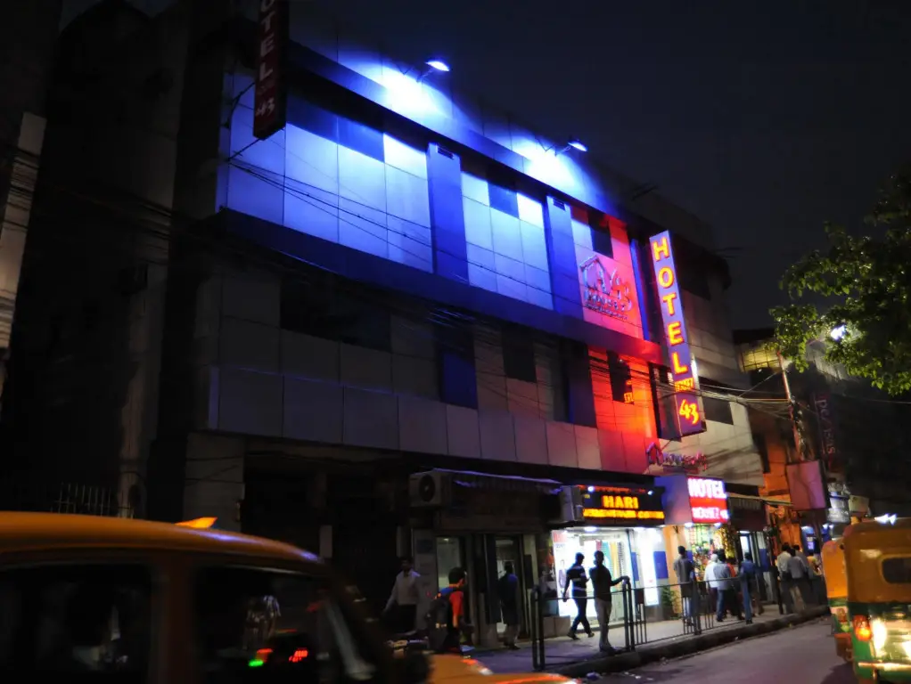 Колката: Hotel Housez43