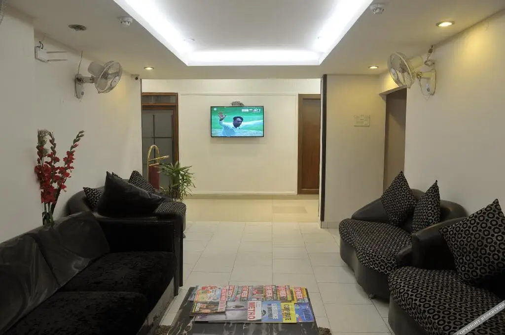Колката: Hotel Housez43