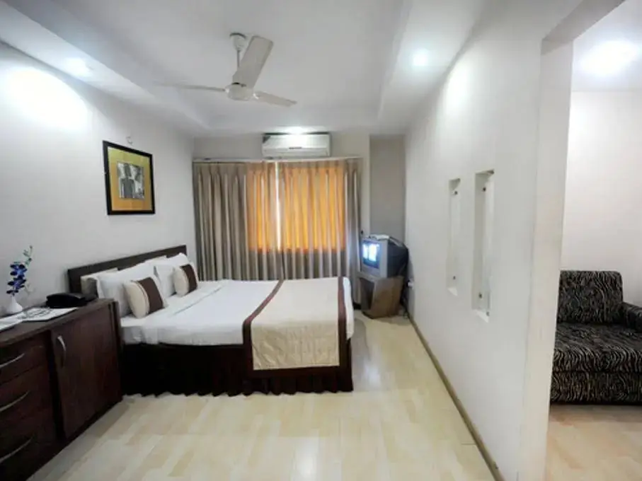 Колката: Hotel Housez43
