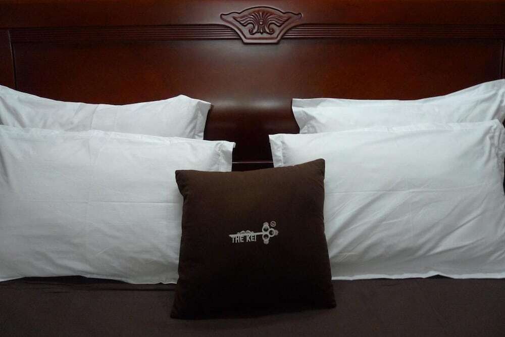 Колката: The Kei Suites