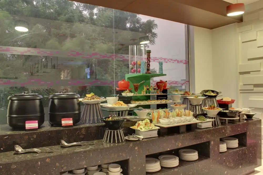 Ахмедабад: Aloft Ahmedabad SG Road