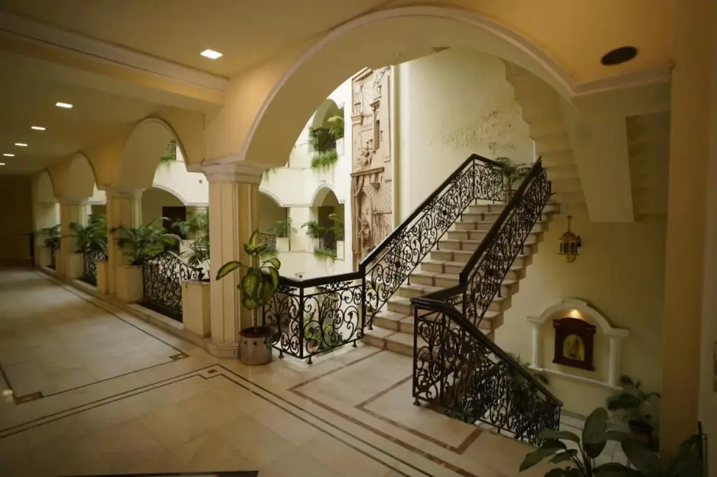 Ранчи: Hotel Arya - Unmarried Couples are not Allowed