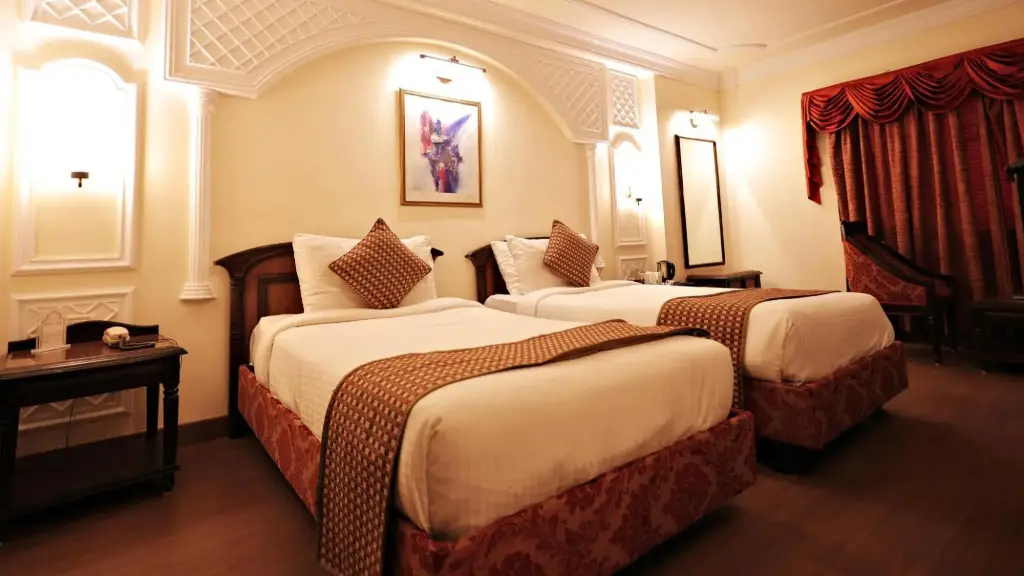 Ранчи: Hotel Arya - Unmarried Couples are not Allowed