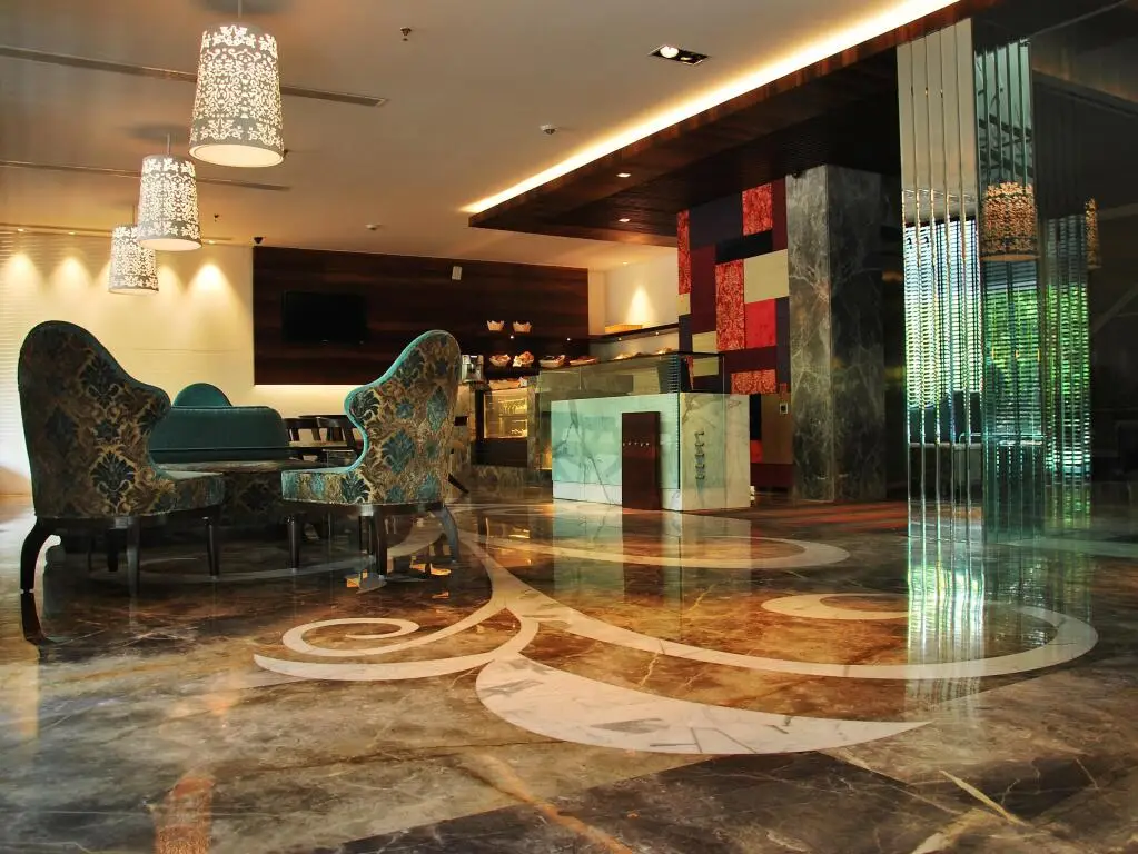 Чандигарх: Maya Hotel